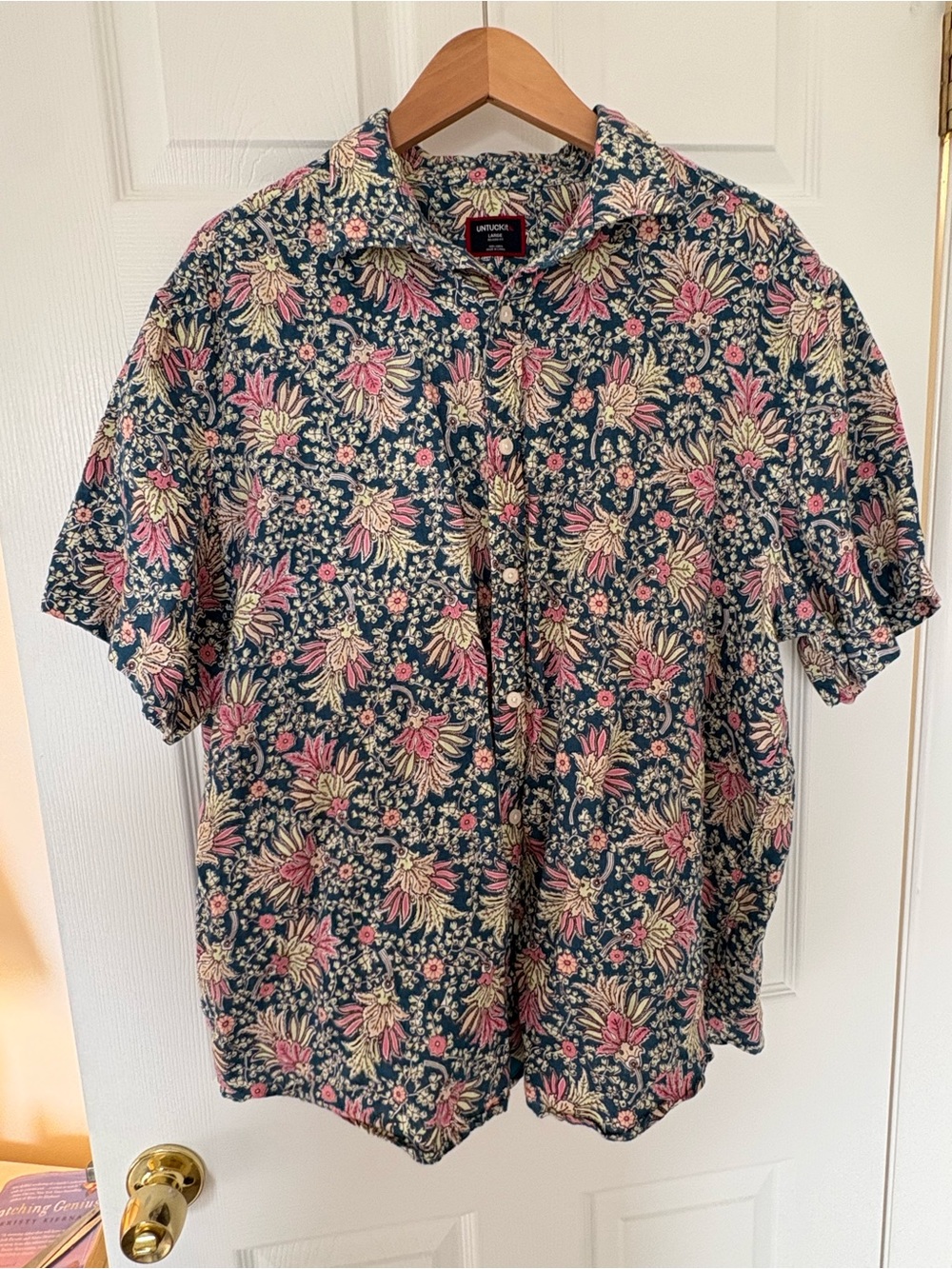 UNTUCKit Men’s teal Floral Short-Sleeve Button-Up Shirt 100% linen